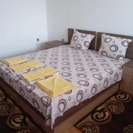 Стаи За Гости Петрови Pensjonat