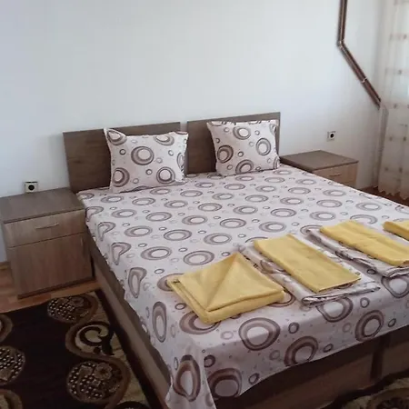 Pensjonat Стаи За Гости Петрови 2*