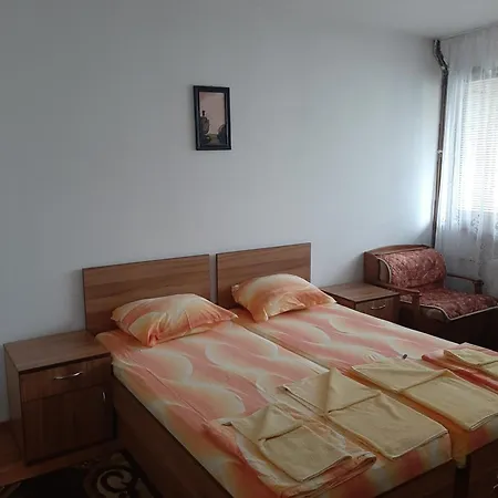 Къща за гости петрови 2*