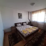 за гости петрови Приморско